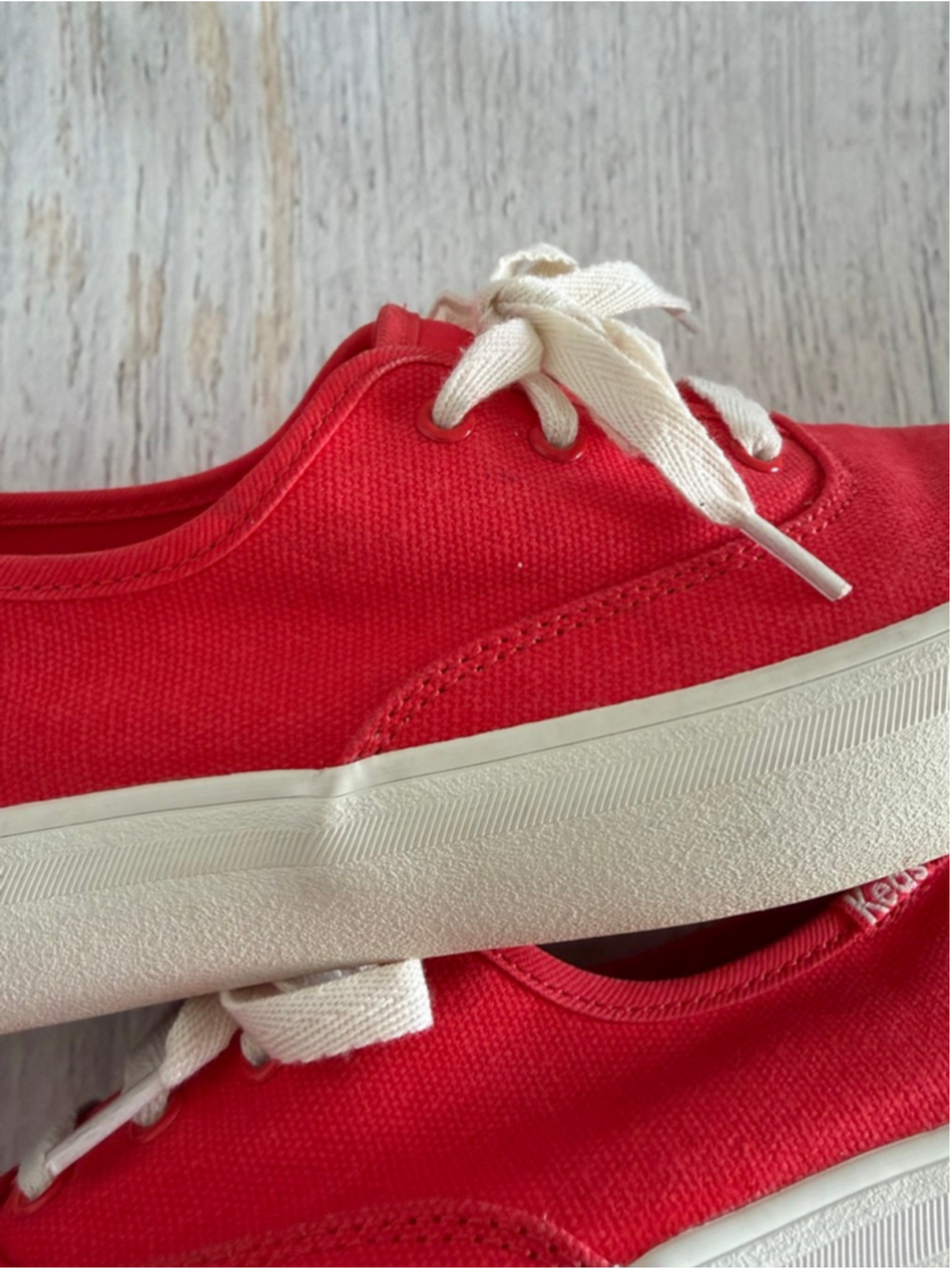 Women's Keds Coral Red Canvas Sneakers Size 6.5 with White Laces - Picture 5 of 9